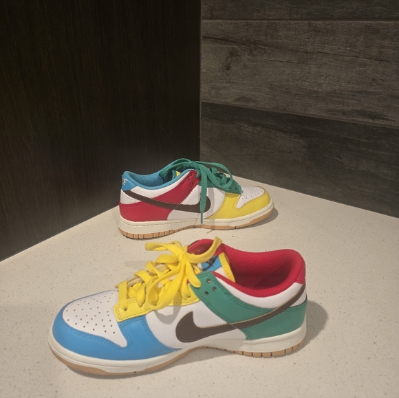 Nike Dunks - Picture 3 of 5